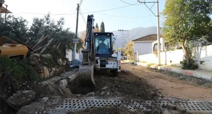 Menderes’te asfalt çalışması yapıldı