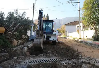 Menderes’te asfalt çalışması yapıldı