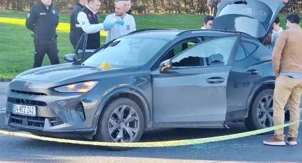 Seyir halindeki otomobile silahlı saldırı: 1 kişi öldü