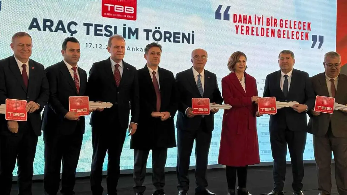 Bayındır Belediyesi’ne TBB’den kepçe desteği haberinin görseli