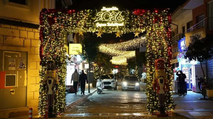 Çeşme'de yılbaşına hazırlanıyor