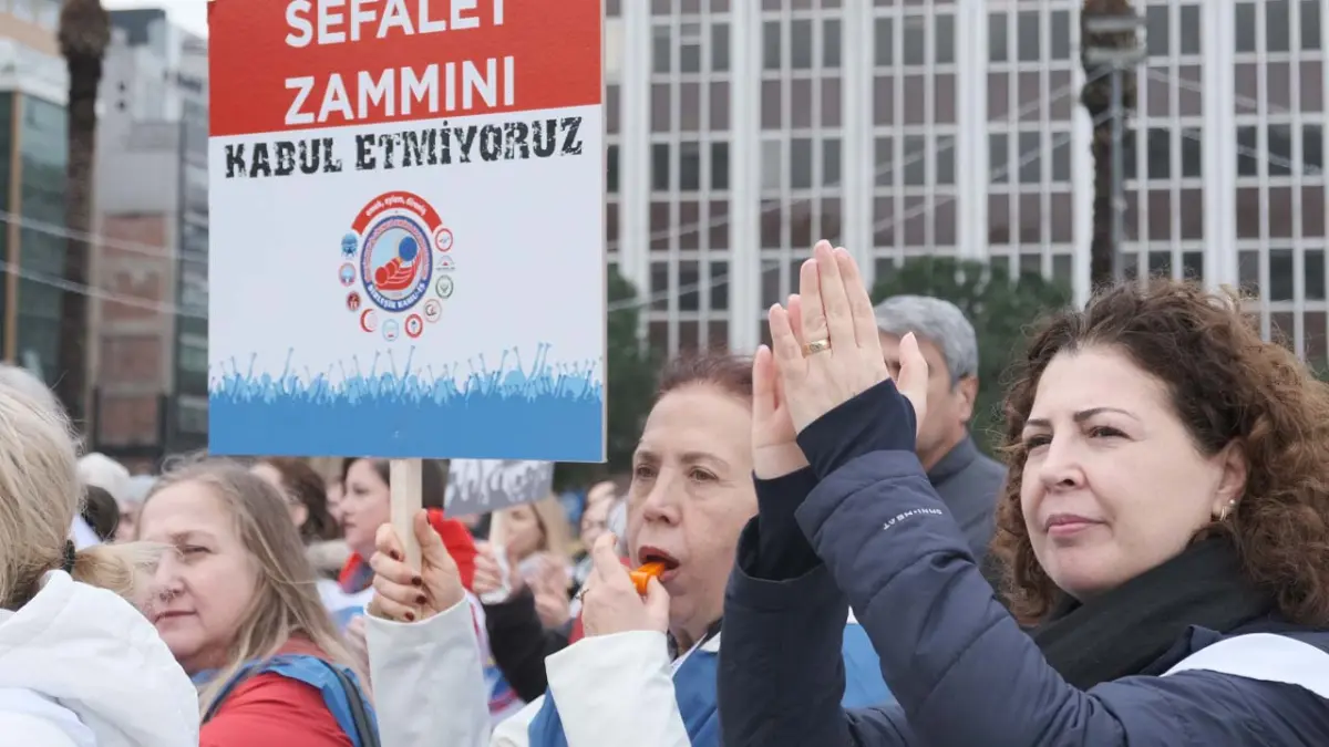 Eğitim-İş’ten iş bırakma çağrısı: Emekçiyi yoksullaştıran politikalara karşı susmayacağız haberinin görseli