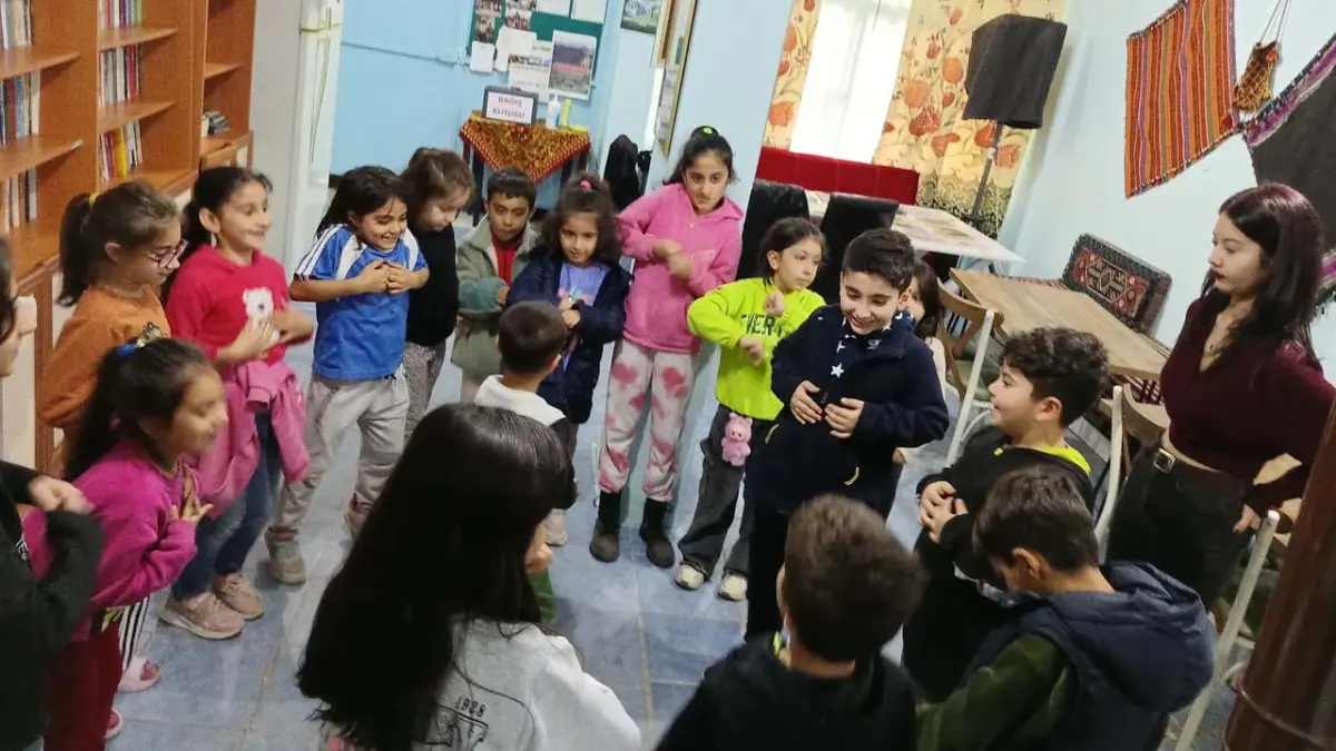 Her Yer Çocuk Derneği’nden Aktepe’de çocuklarla yıl sonu atölyesi haberinin görseli