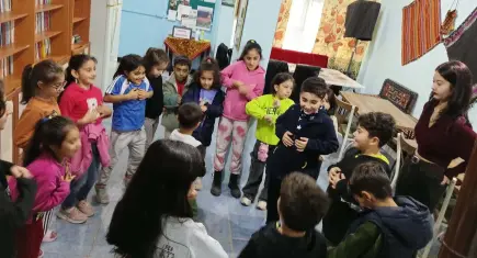 Her Yer Çocuk Derneği’nden Aktepe’de çocuklarla yıl sonu atölyesi