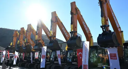 Karabağlar Belediyesi’nin araç filosuna güçlü takviye