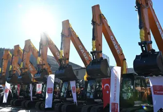 Karabağlar Belediyesi’nin araç filosuna güçlü takviye