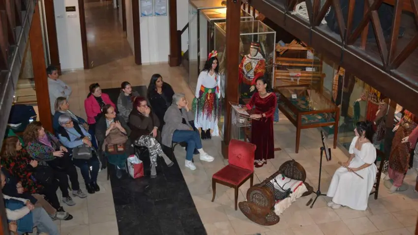 Masal, müzik ve dans EÜ Etnografya Müzesi’nde haberinin görseli