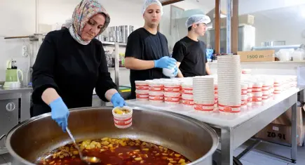 Seferihisar’da dayanışma sofraları kuruluyor