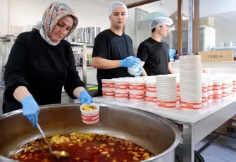 Seferihisar’da dayanışma sofraları kuruluyor