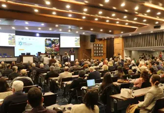 Başkan Tugay uyardı: "İzmir'de 360 bin kaçak su kuyusu bulunuyor" 