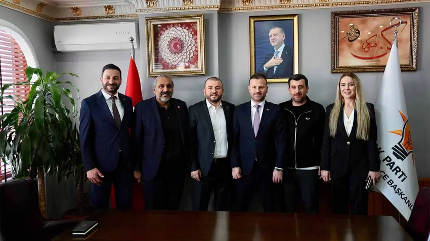 CHP'den istifa eden belediye meclis üyeleri AK Parti’ye geçti