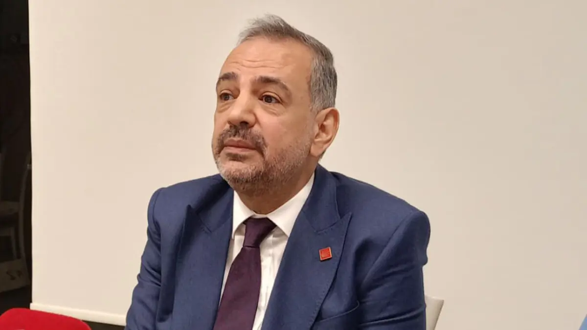 İzmir'de kooperatif mağdurlarından CHP İl eski Başkanı Aslanoğlu'na tepki haberinin görseli