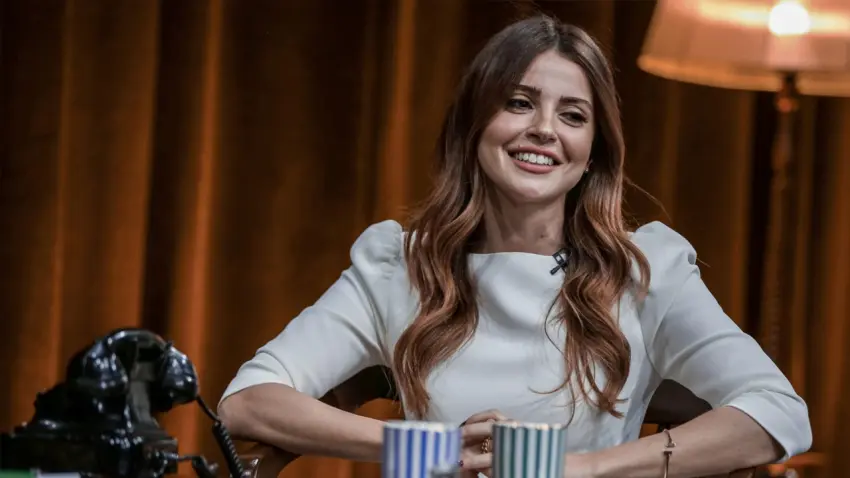 Uyuşturucu operasyonunda oyuncu Ezgi Eyüboğlu dahil 8 kişi gözaltına alındı haberinin görseli