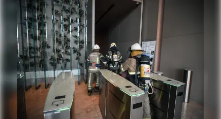 47 katlı binada nefes kesen tatbikat