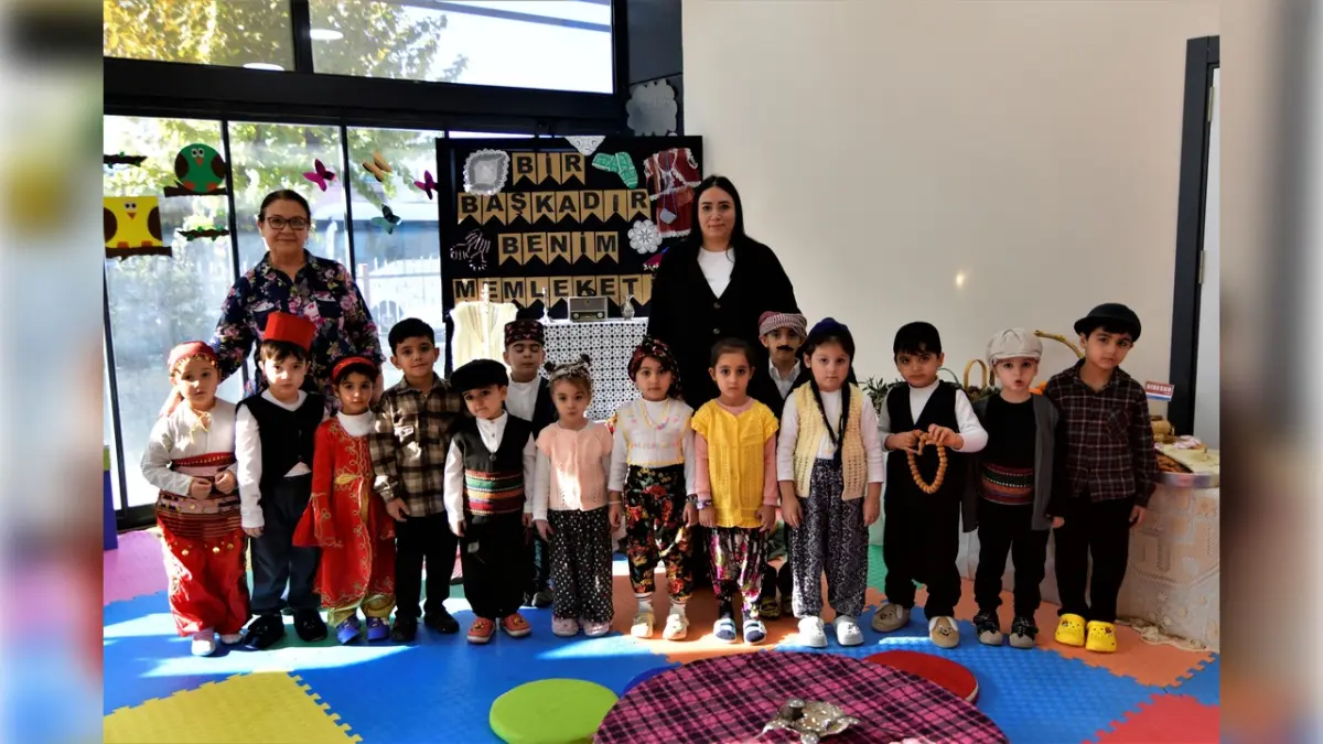 Bornovalı minikler Yerli Malı Haftası’nı coşkuyla kutladı haberinin görseli