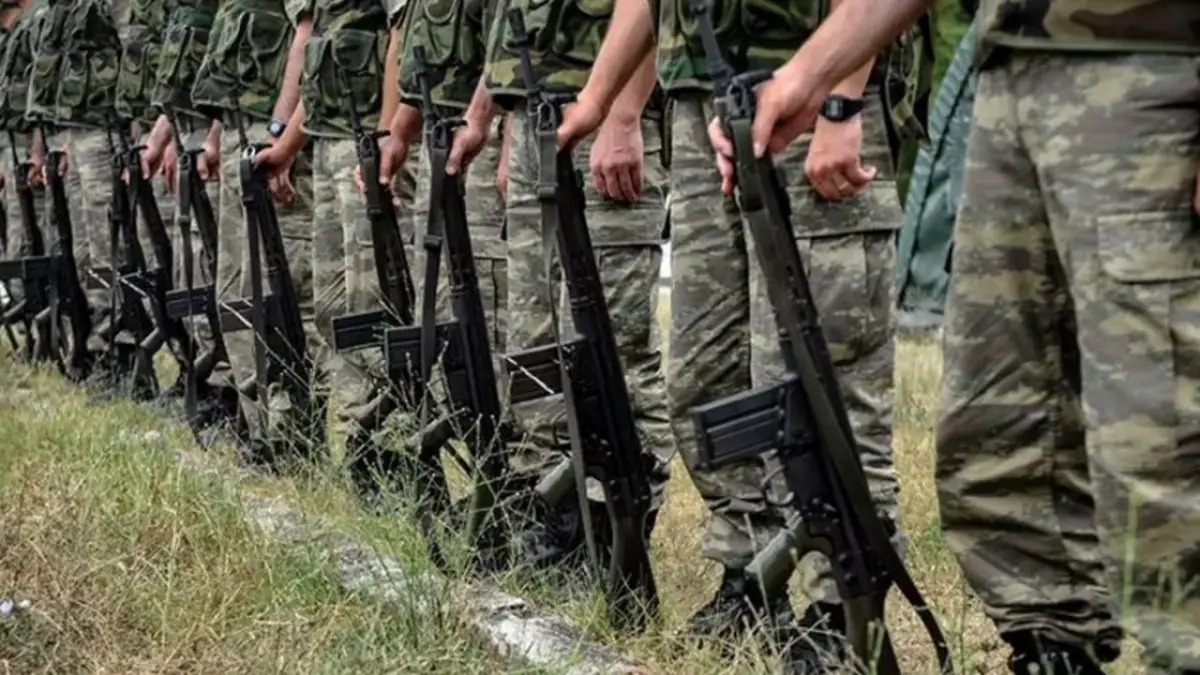 Çok çocuklu ailelere askerlikte yeni düzenleme sinyali haberinin görseli