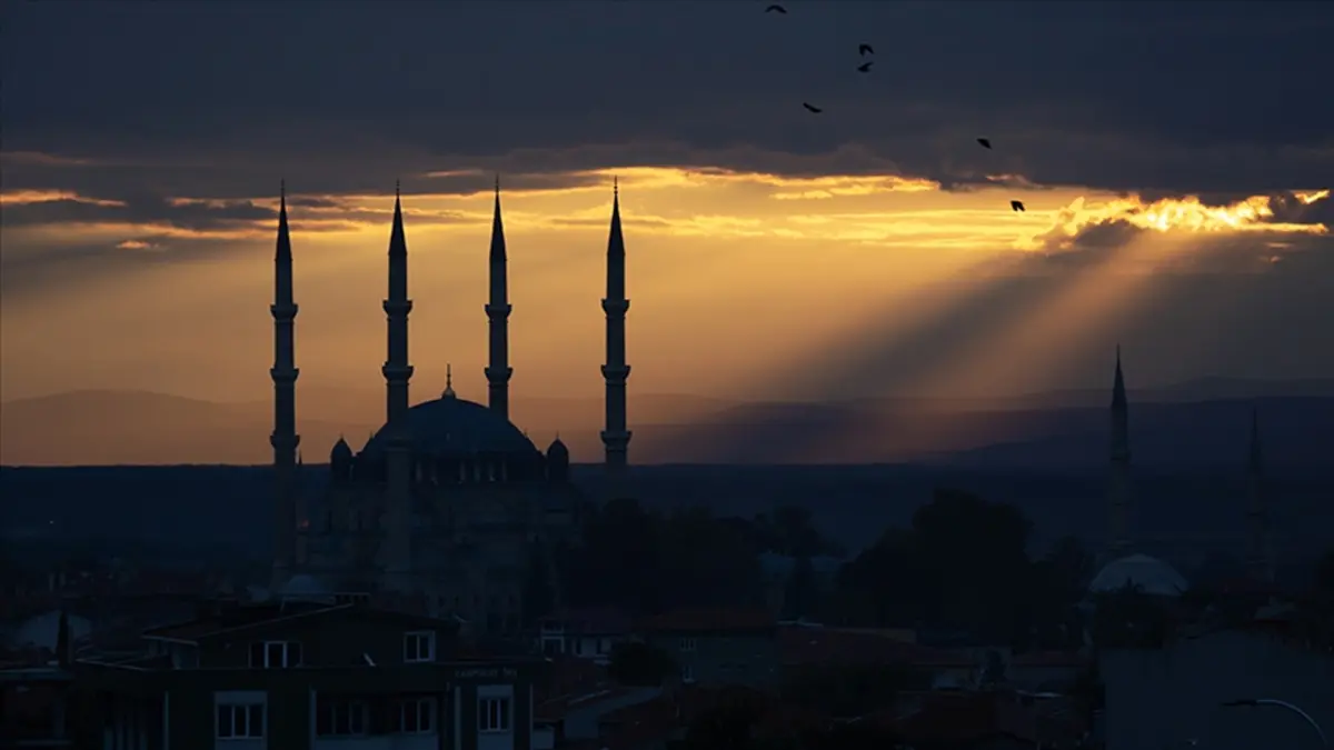 Diyanet duyurdu: Mübarek üç aylar yarın başlıyor haberinin görseli