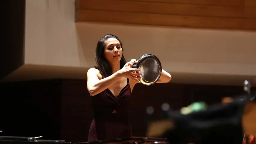 Mutfak eşyaları sahneye taşındı: İZDSO konserine renkli perküsyon yorumu