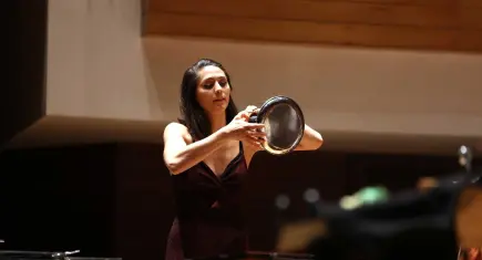 Mutfak eşyaları sahneye taşındı: İZDSO konserine renkli perküsyon yorumu
