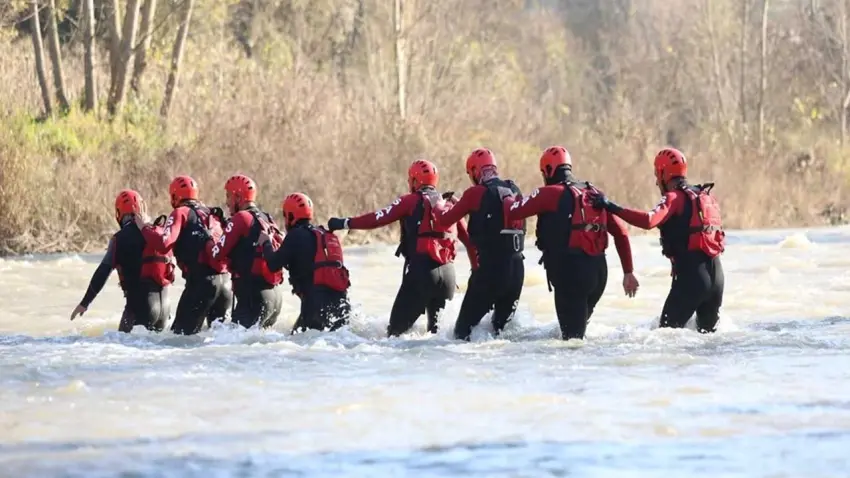 Arama kurtarma ekiplerinden çayda sel tatbikatı haberinin görseli