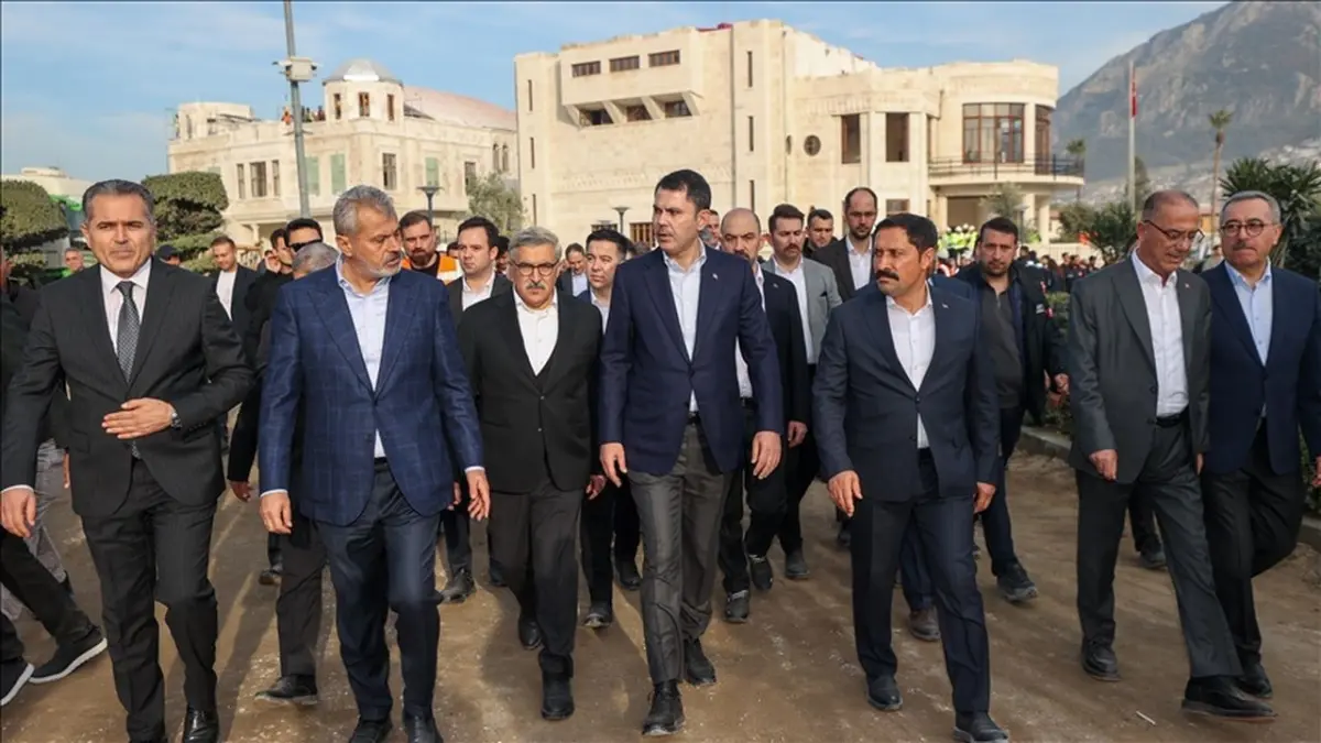 Bakan Kurum, Hatay’daki afet konutları için sahada: 455 bininci teslimat öncesi son kontroller haberinin görseli