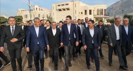 Bakan Kurum, Hatay’daki afet konutları için sahada: 455 bininci teslimat öncesi son kontroller