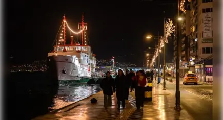 İzmir, yeni yıla umut ve ışıltıyla hazırlanıyor