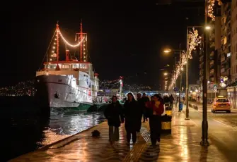İzmir, yeni yıla umut ve ışıltıyla hazırlanıyor