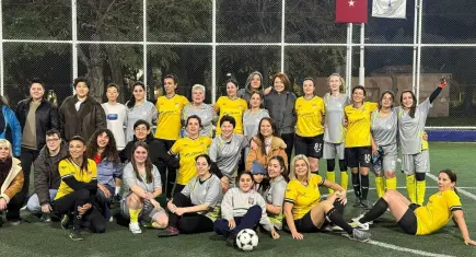 Kadın futbolcular sahada sporun birleştirici gücüne vurgu yaptı
