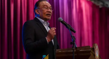 Malezya Başbakanı Enver’den Tayland ve Kamboçya’ya diyalog ve sağduyu çağrısı