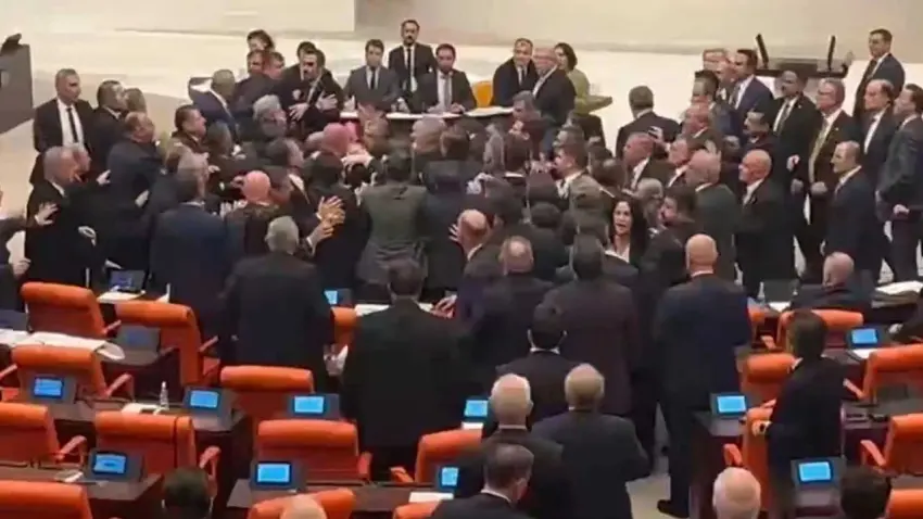 TBMM'de ortalık karıştı: AK Parti ve CHP Milletvekilleri arasında kavga