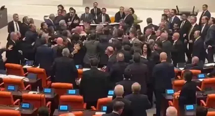 TBMM'de ortalık karıştı: AK Parti ve CHP Milletvekilleri arasında kavga