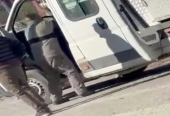 Başıboş hayvanları toplama ekibinde görevli iki personeli darbetmişlerdi: Baba ve oğlu tutuklandı