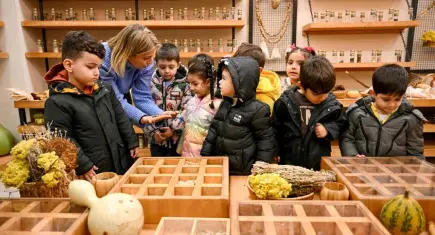 Bornova’da çocuklar doğayı keşfetti