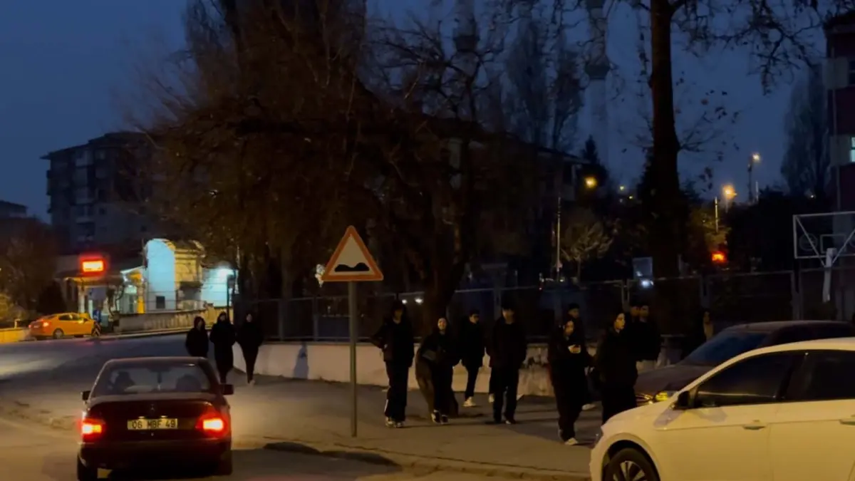 CHP'li Özlale'den yaz saati uygulaması tepkisi