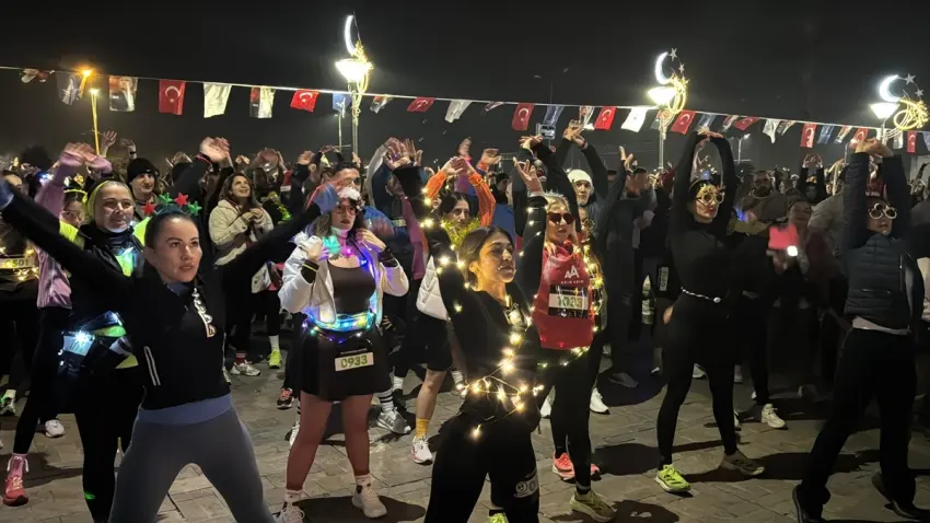 İzmir’de yılın en uzun gecesine özel halk koşusu: Işığını al gel