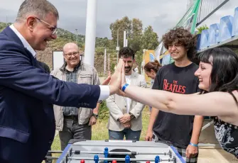 İzmir, gençlere tüm kapılarını açıyor