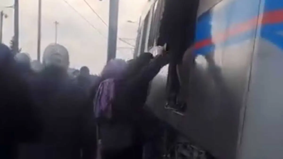 Topkapı'da tramvay raydan çıktı haberinin görseli