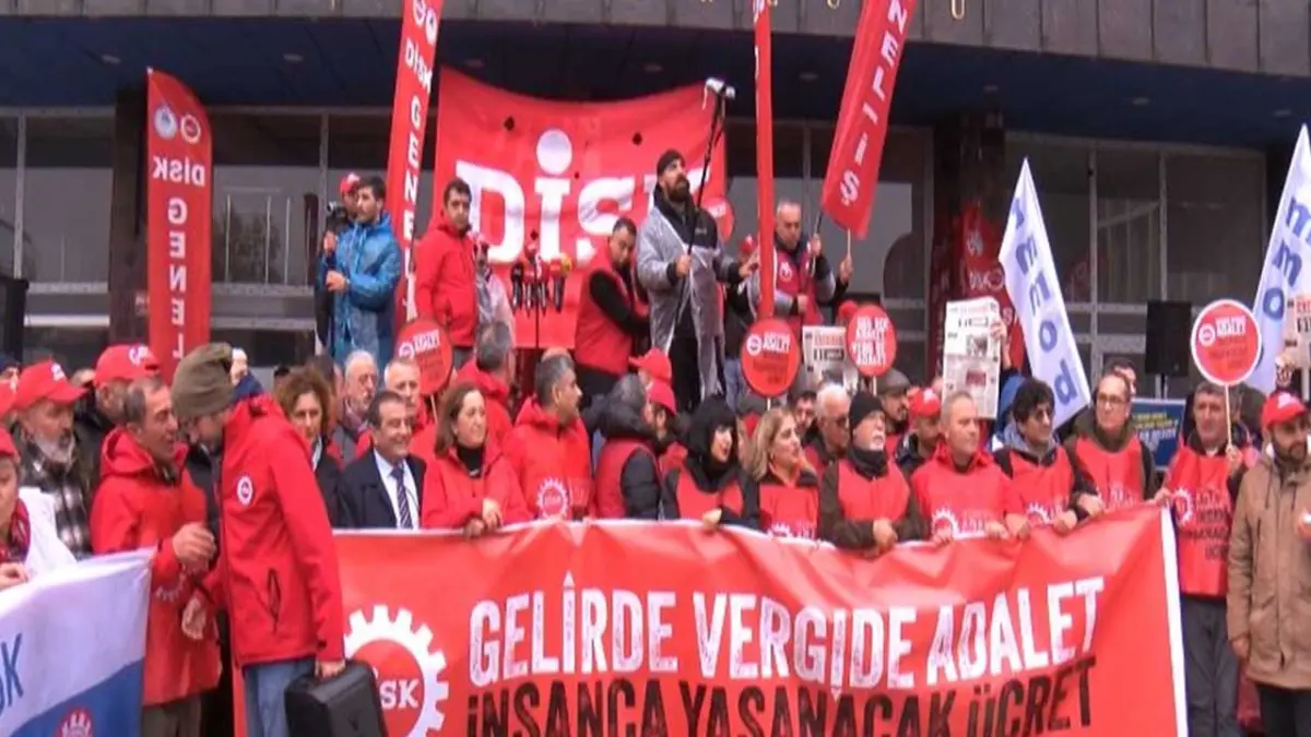 DİSK üyeleri, Ankara'ya yürüdü haberinin görseli