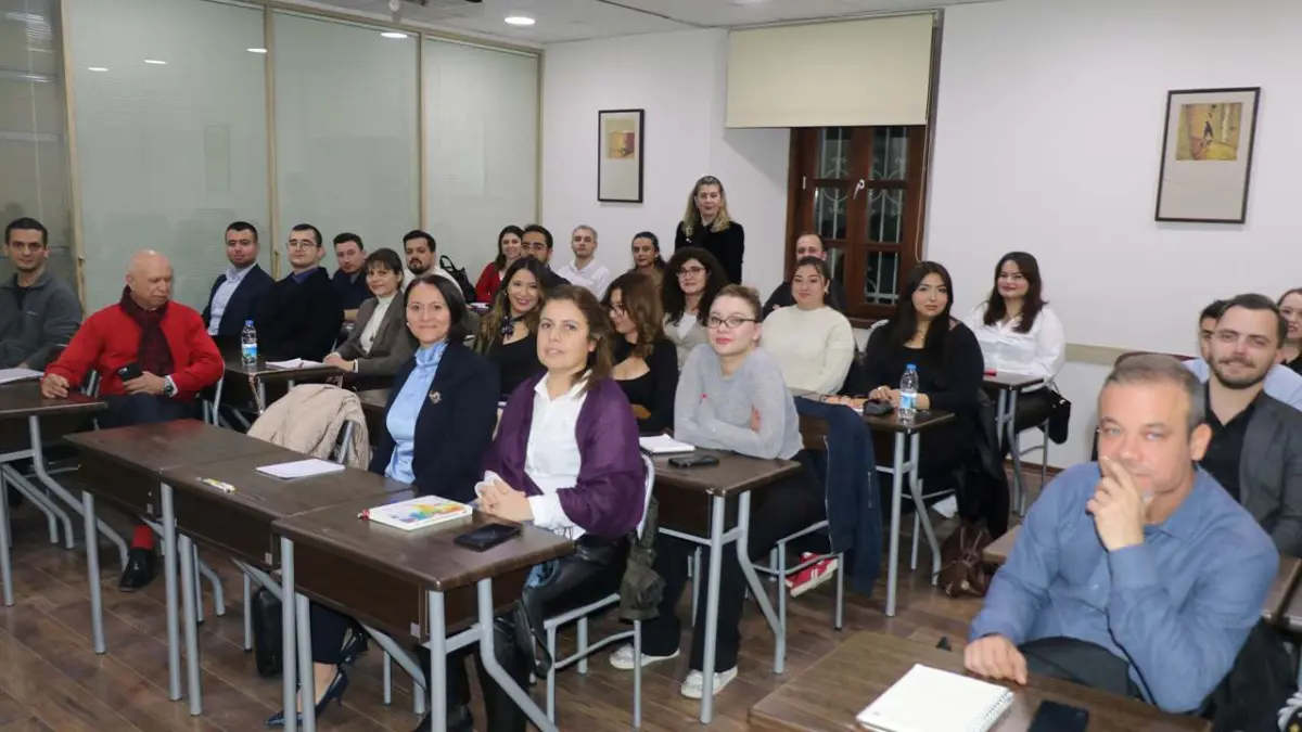 İzmir’de vergi uzmanları için eğitim haberinin görseli