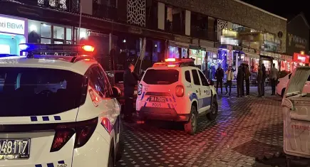 Kıraathanede bıçaklı kavga