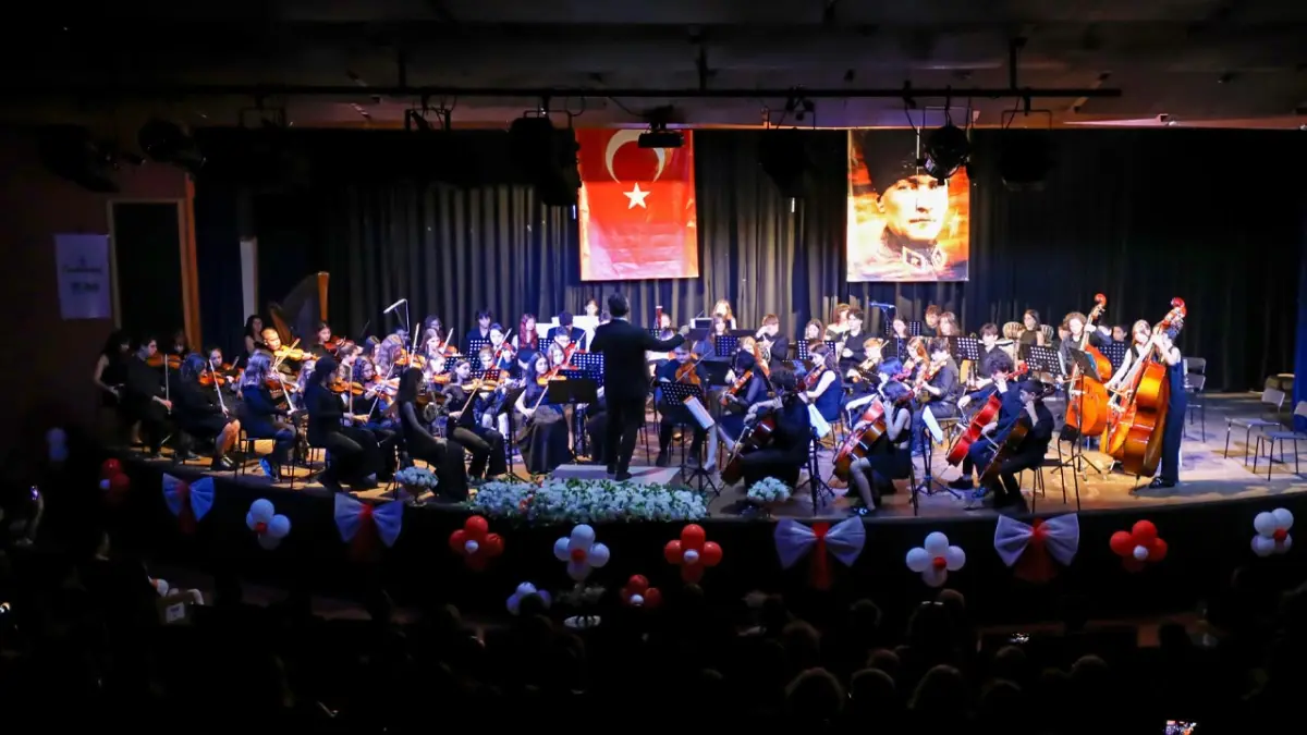 Narlıdere'de yeni yıl coşkusu haberinin görseli