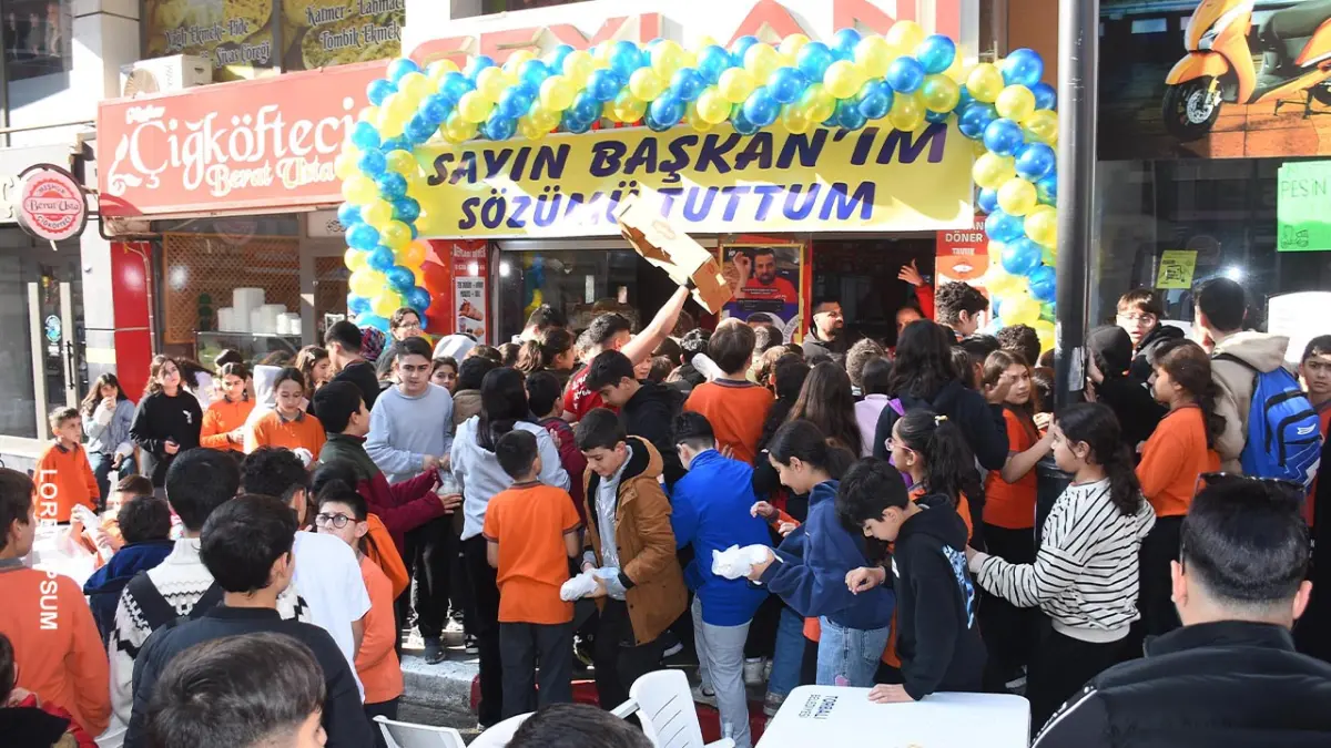 Saadettin Saran yorum yaptı: Dönerci sözünü tuttu haberinin görseli