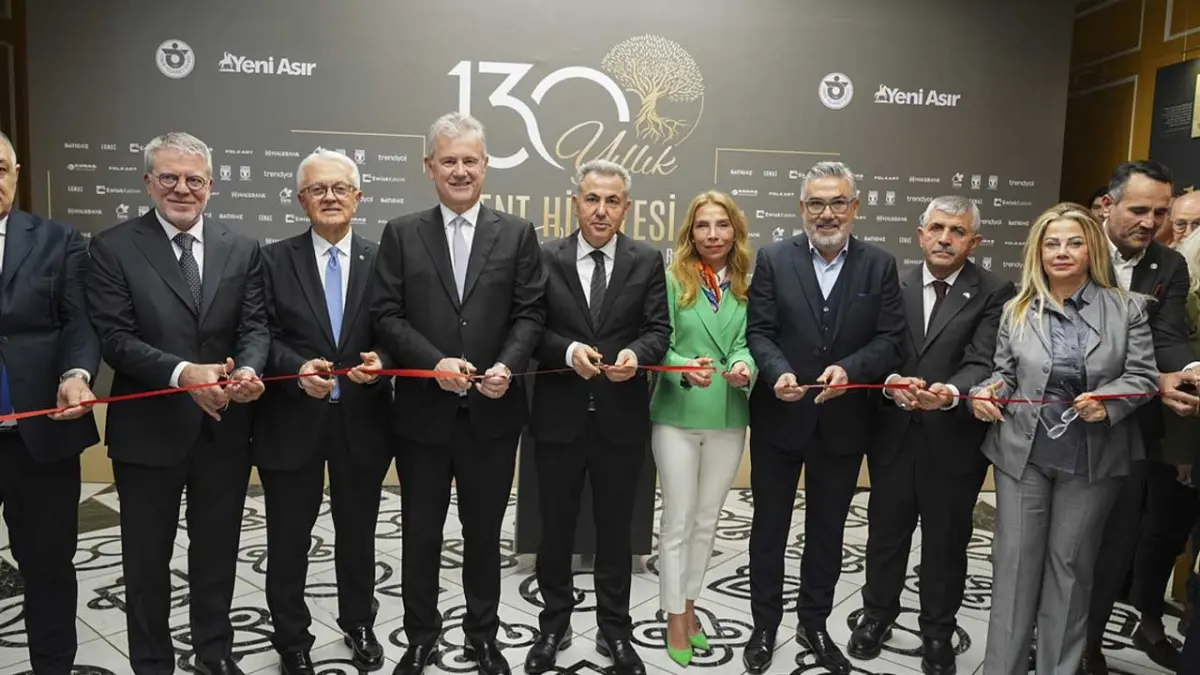 130 yıllık bir şehir hafızası: İzmir’in "Zaman Tüneli" sergisi açıldı haberinin görseli