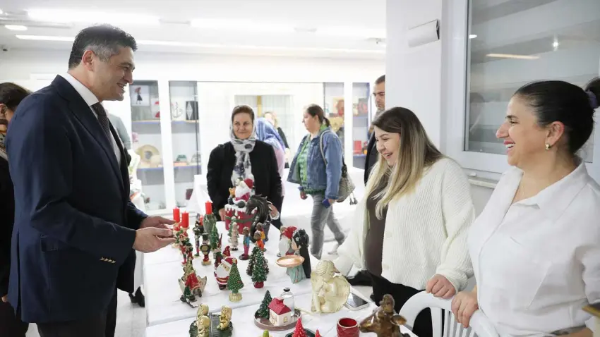Aliağa’da el emeği yeni yıl sergisi ziyaretçilerini ağırlıyor