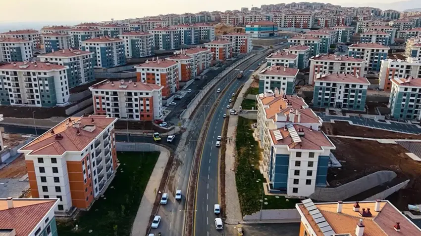 Asrın inşaat seferberliği tamamlanıyor: Deprem bölgesinde 455 bin yapı teslim edilecek