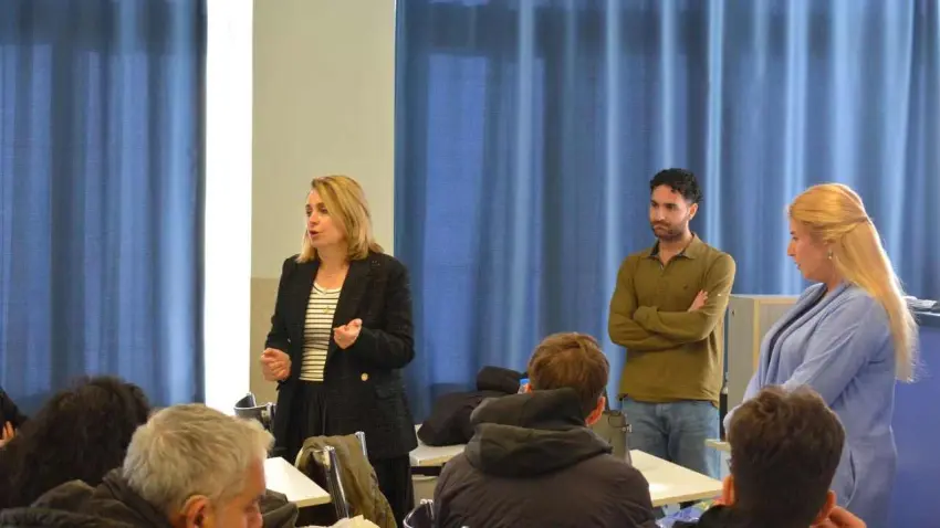 Akran mentörlüğü