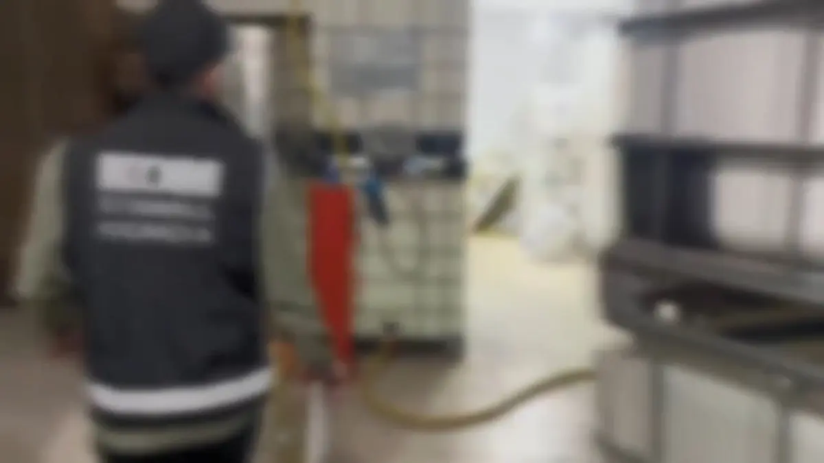 İstanbul ve Antalya’da kaçak alkol operasyonu: 16 ton kaçak alkol ele geçirildi, 5 kişi gözaltına alındı haberinin görseli