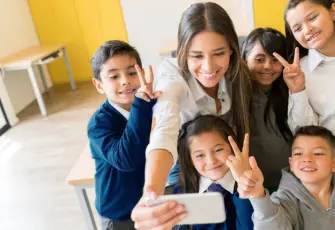 MEB’den sosyal medyada paylaşım yapan öğretmenlere denetim