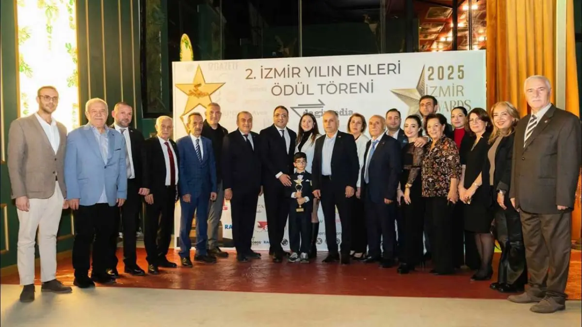 Balçova Belediyesi’ne Yılın En İyi İlçe Belediyesi Ödülü haberinin görseli